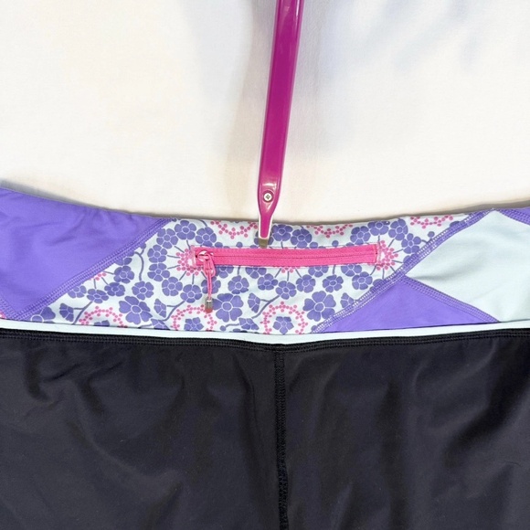 Lululemon Women Size 8 Groovy Run Shorts Black Quilt Summer13 5 Power Purple - Picture 9 of 13
